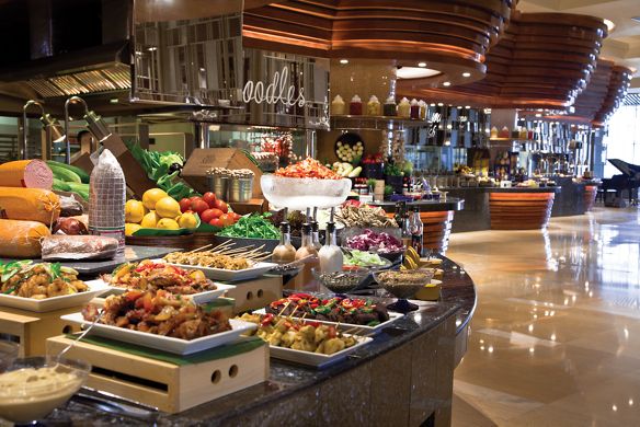 WOOING FOODIES AT BUFFET SPREADS!